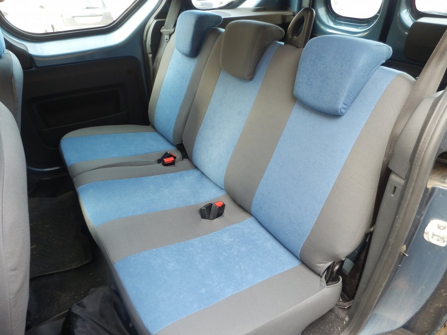 Egyeni Auto Uleshuzat Fototara Fenykeptara Dacia