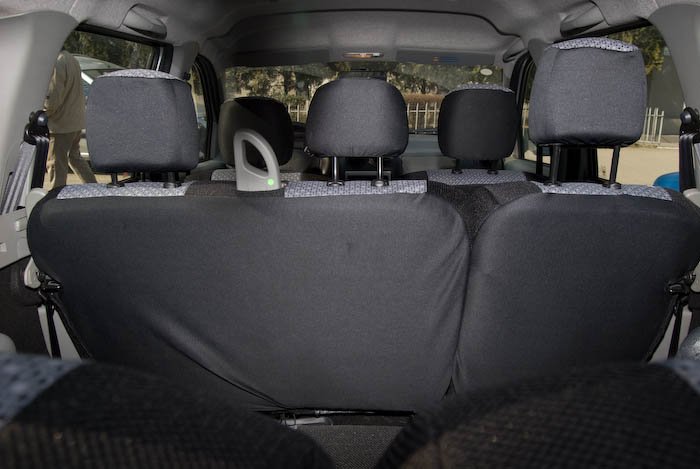 Egyeni Auto Uleshuzat Fototara Fenykeptara Dacia